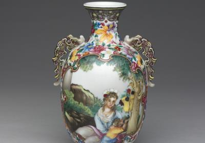 图片[3]-Vase with two dragon-shaped ears and European figures in falangcai polychrome enamels, Qing dynasty, Qianlong reign, 1736-1795-China Archive